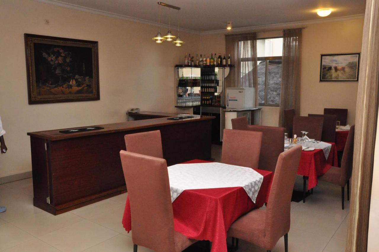 Garr Hotel Кигали Экстерьер фото